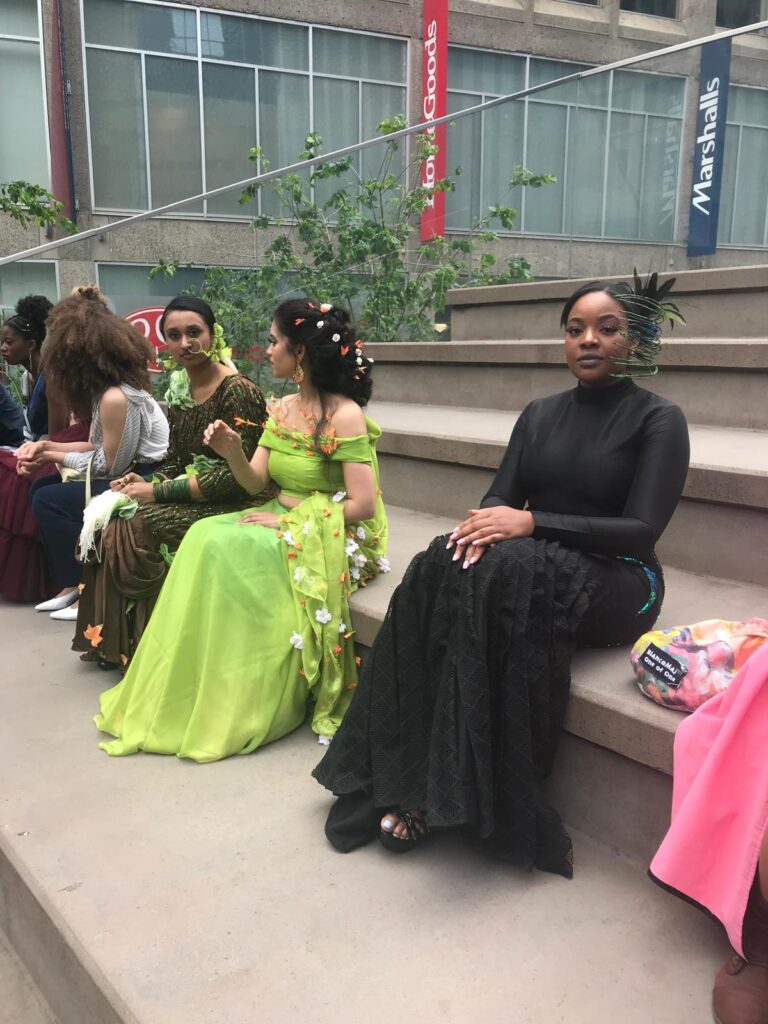 Raj Collections And Boutique Designs Model Image 21